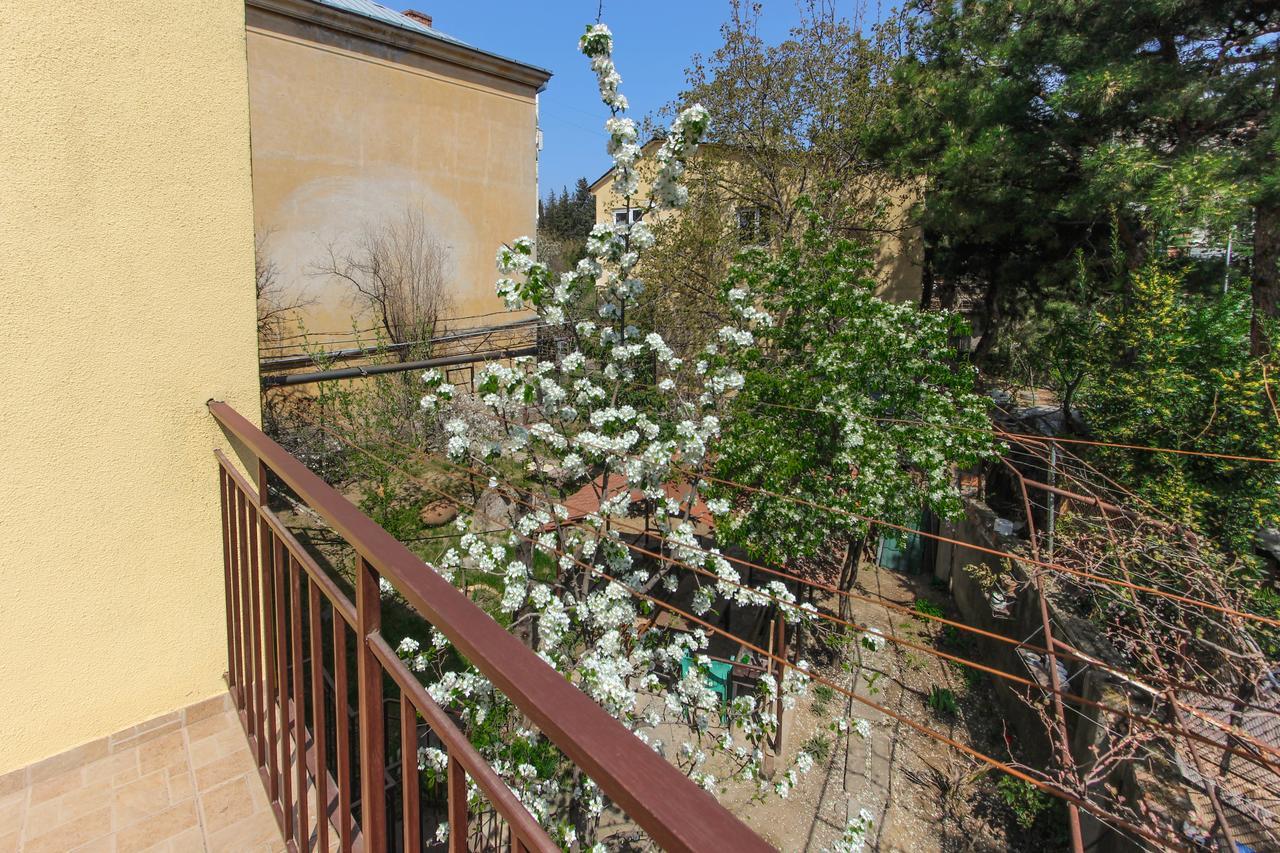 Apartment Gardens 44 Tbilisi Bagian luar foto