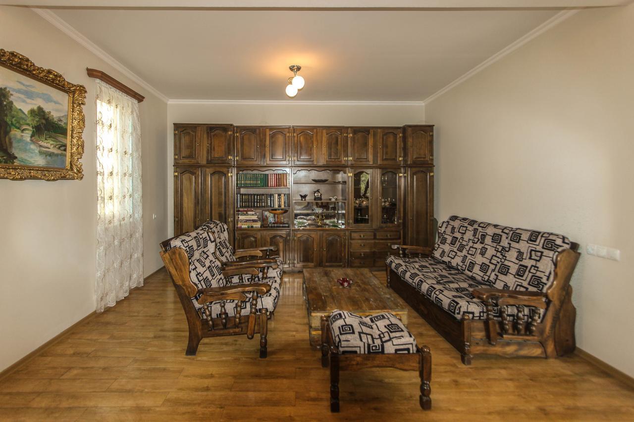 Apartment Gardens 44 Tbilisi Bagian luar foto